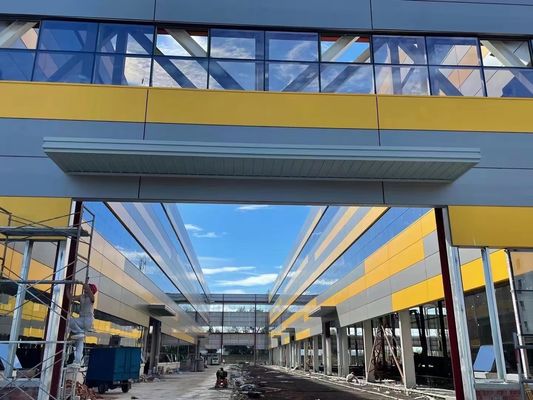 Nhà kho kết cấu thép tiền chế tùy chỉnh ánh sáng Giải pháp hoàn hảo cho việc lưu trữ kinh doanh