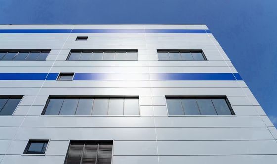 Khoang cấu trúc thép tùy chỉnh với thiết kế trải dài rõ ràng để sử dụng không gian tối đa