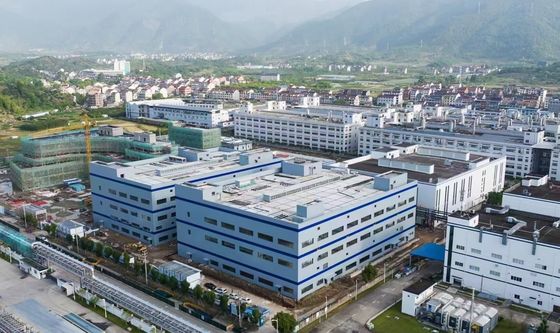 Khoang cấu trúc thép tùy chỉnh với thiết kế trải dài rõ ràng để sử dụng không gian tối đa