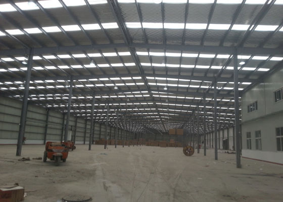 Nhà kho thép chống cháy xây dựng 120 * 60 * 9 M cho thiết bị thể thao xung